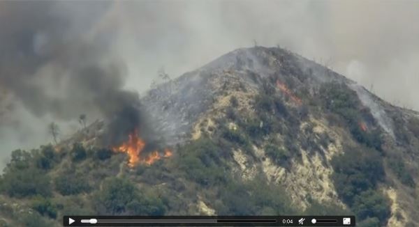 Fires destroy homes and spark mass evacuations_video
