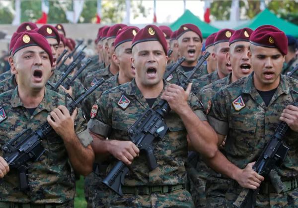 Lebanese-army-soldiers-take-part-in-a-parade